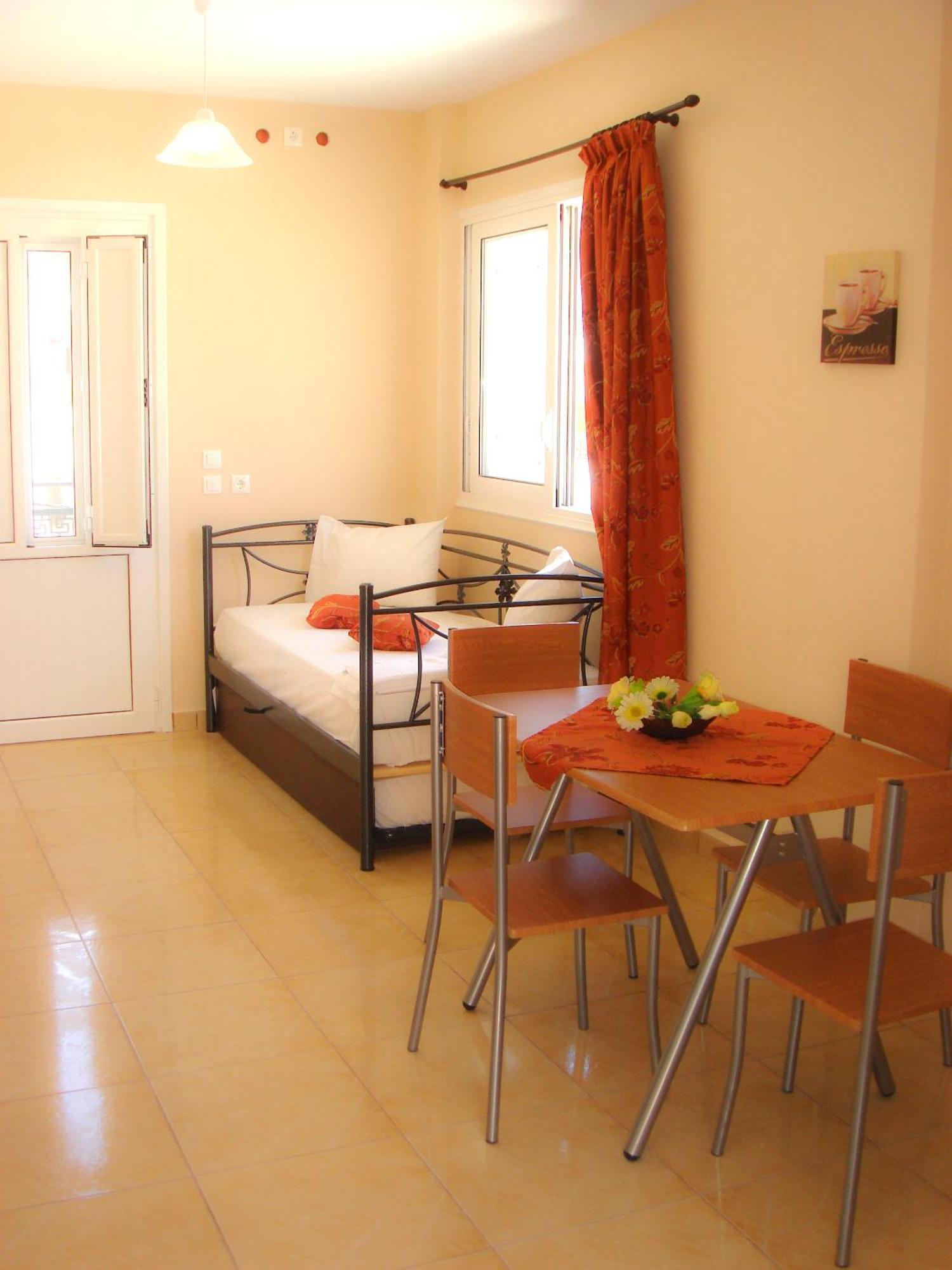 Dorana Apartments & Trekking Hotel Diafánion Esterno foto